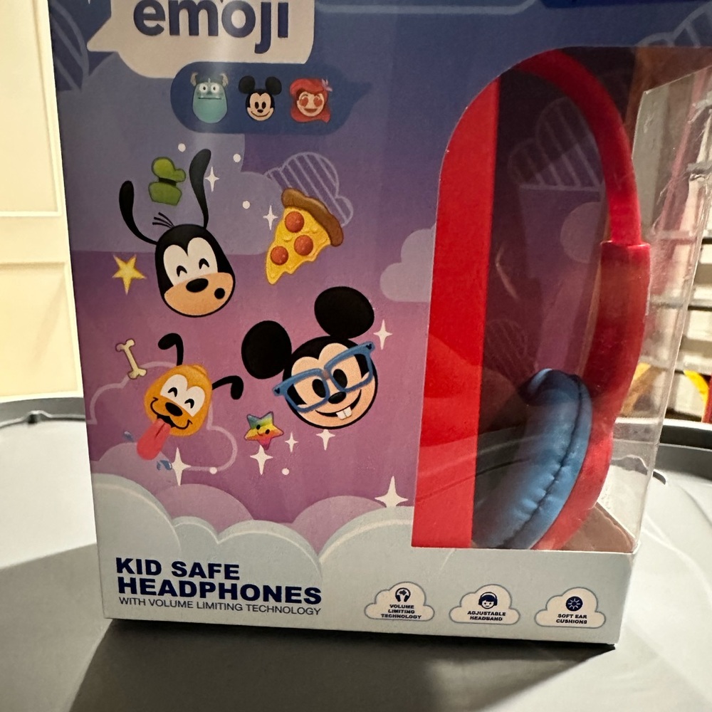 NEW SEALED Disney Emoji Kid Safe Headphones by 1616 Holdings Mickey Mouse